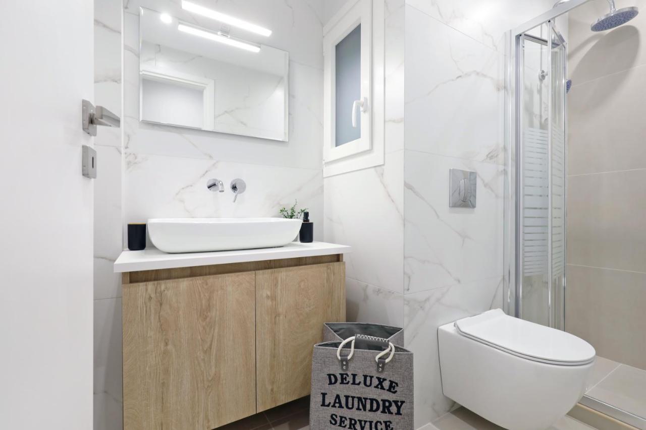 Luxury Living - Greecing