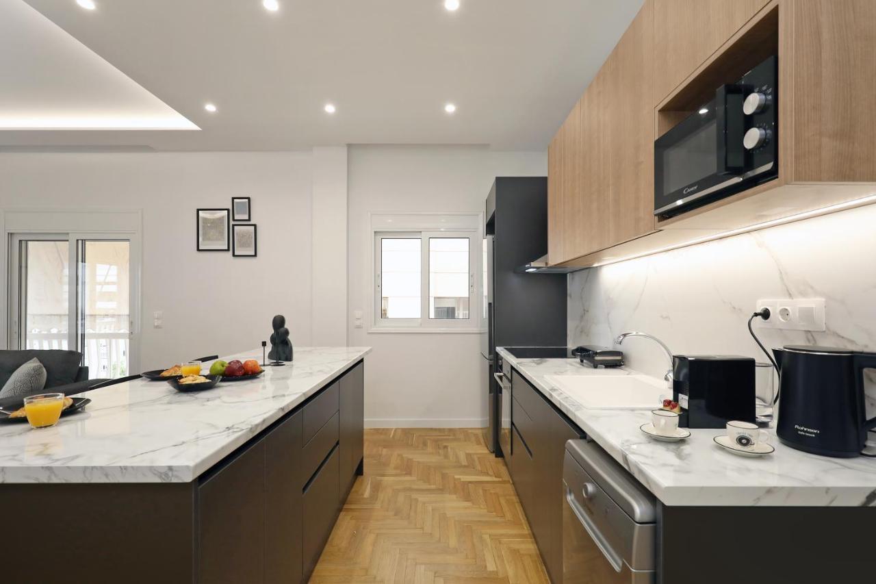 Luxury Living - Greecing *